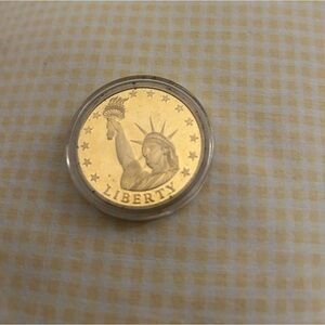 Statue of Liberty Commemorative Gold Coin